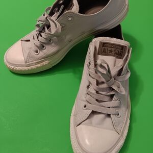 Converse Low Top Sneakers in Light Gray and White